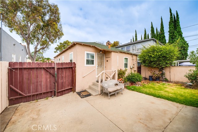 5870 Lemon Avenue, Long Beach CA: https://media.crmls.org/medias/8ecc5937-5755-42c3-851e-58900fcfc0ed.jpg