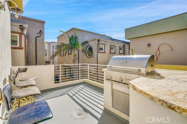 Detail Gallery Image 13 of 42 For 702 10th St, Hermosa Beach,  CA 90254 - 4 Beds | 3/1 Baths