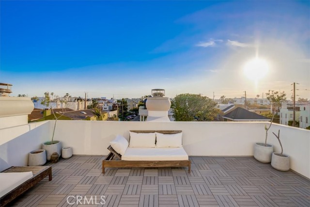 Your spa like loft balcony is perfect for sunbathing, enjoying a glass of wine or entertaining guests!