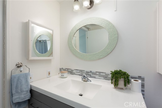 Detail Gallery Image 28 of 32 For 6246 Beachcomber Dr, Long Beach,  CA 90803 - 2 Beds | 2 Baths