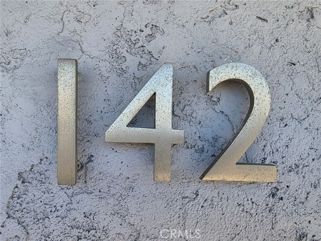 Detail Gallery Image 2 of 13 For 142 E 65th St, Los Angeles,  CA 90003 - 2 Beds | 1 Baths