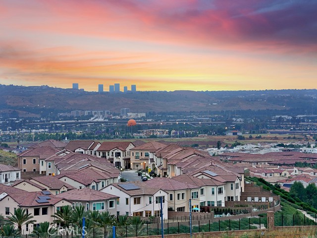 123 Oakstone, Irvine CA: https://media.crmls.org/medias/8ecdd282-4bc9-4331-b74b-b1bd69ddadba.jpg