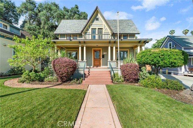 Detail Gallery Image 1 of 1 For 184 S Eureka St, Redlands,  CA 92373 - 4 Beds | 2 Baths