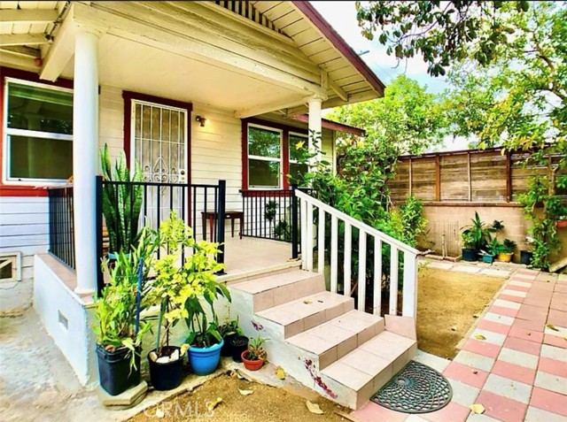 Detail Gallery Image 12 of 19 For 3937 Revere, Los Angeles,  CA 90039 - 4 Beds | 2 Baths