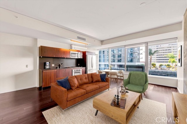 Detail Gallery Image 3 of 26 For 1155 S Grand Ave #811,  Los Angeles,  CA 90015 - 1 Beds | 1 Baths
