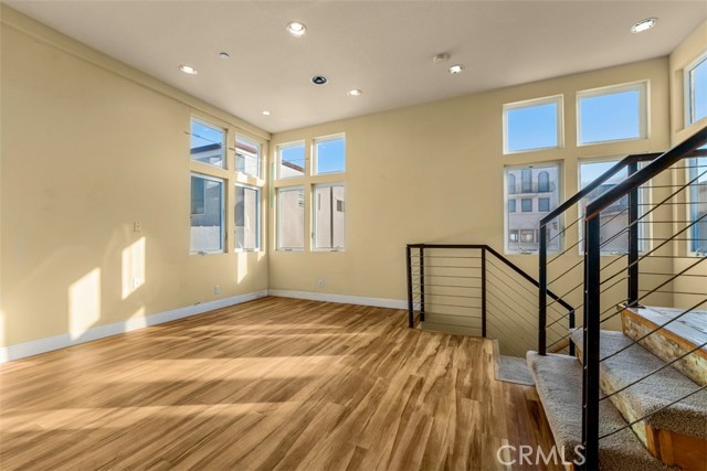 55 B Surfside Avenue, Surfside CA: https://media.crmls.org/medias/8ecf346b-4d44-4714-92c5-1694c18243ab.jpg
