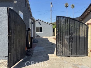 Detail Gallery Image 2 of 9 For 619 S Olive, Anaheim,  CA 92805 - 2 Beds | 1 Baths