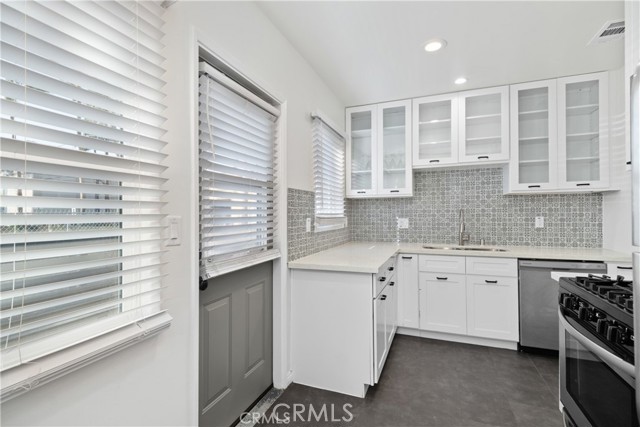 Detail Gallery Image 7 of 21 For 5715 Campo, Long Beach,  CA 90803 - 3 Beds | 2 Baths