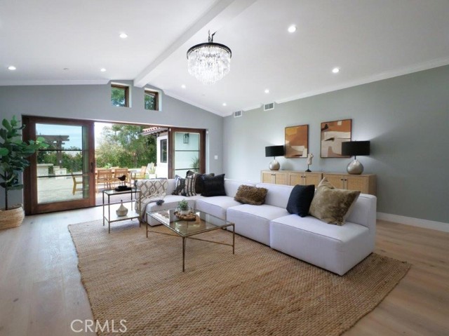 6888 Alta Vista Drive, Rancho Palos Verdes CA: https://media.crmls.org/medias/8ed085e0-26c0-4b94-990f-262d9f6c2b93.jpg