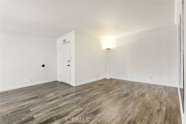 5403 Newcastle Avenue photo 11