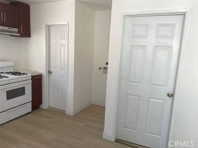 672 East 115th Street photo 4