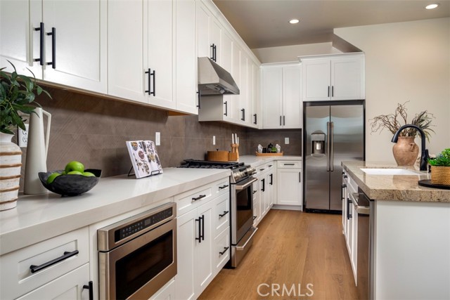 Detail Gallery Image 7 of 23 For 18021 Roch Ct, Fountain Valley,  CA 92708 - 4 Beds | 3/1 Baths