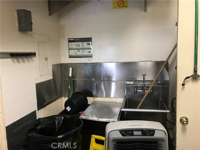 14309 S Atlantic Avenue, Compton CA: https://media.crmls.org/medias/8ed25c71-02ff-4724-8bfd-e03e16c26934.jpg