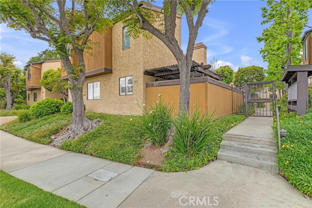 Detail Gallery Image 32 of 52 For 267 Linwood Ave #D,  Monrovia,  CA 91016 - 2 Beds | 2/1 Baths