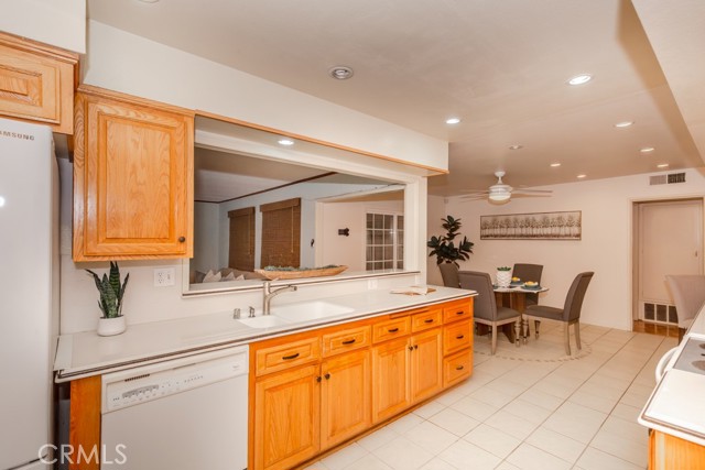 Detail Gallery Image 10 of 30 For 28613 W Worcester Rd, Menifee,  CA 92586 - 2 Beds | 2 Baths