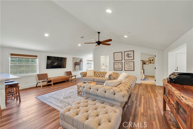 42970 Grace Lane, Murrieta CA: https://media.crmls.org/medias/8ed3a4ae-1ee2-4853-9b54-443f0720621d.jpg