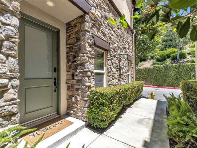 5637 Como Circle, Woodland Hills CA: https://media.crmls.org/medias/8ed3f95a-d3ac-43d1-89a0-fade93c844ce.jpg