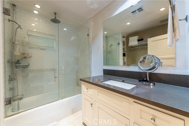 Detail Gallery Image 15 of 27 For 4182 Greenbush, Sherman Oaks,  CA 91423 - 3 Beds | 2 Baths