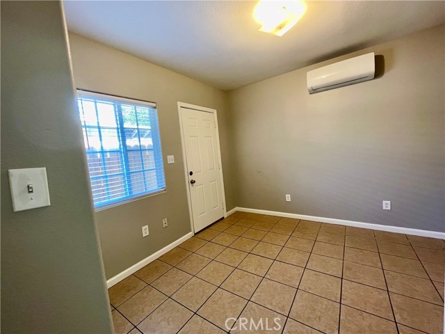 Detail Gallery Image 11 of 15 For 16773 Randall Ave a,  Fontana,  CA 92335 - 2 Beds | 1 Baths