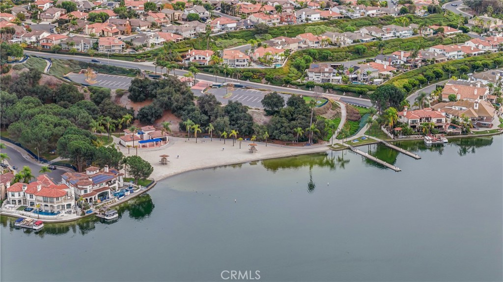https://media.crmls.org/medias/8ed4dc0d-8c57-49a4-b2cb-fcd0c05c1f14.jpg?preset=X-Large