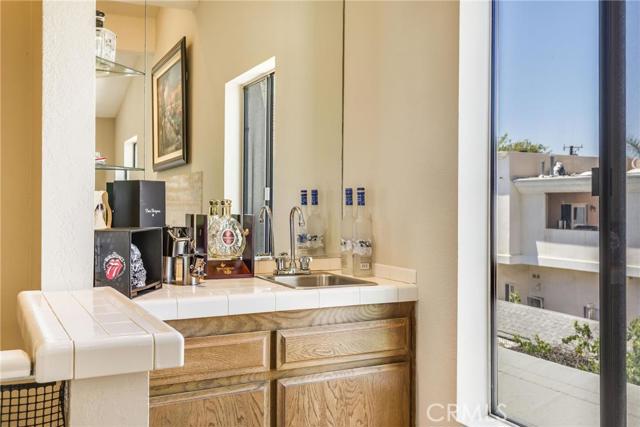 220 Helberta Avenue, Redondo Beach, California 90277, 4 Bedrooms Bedrooms, ,3 BathroomsBathrooms,Residential,Sold,Helberta,PV16158367