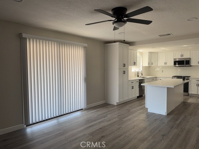 Detail Gallery Image 9 of 48 For 13839 Rincon, Apple Valley,  CA 92307 - 4 Beds | 2 Baths