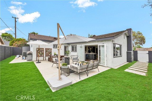 2218 S Linda Way, Santa Ana CA: https://media.crmls.org/medias/8ed6709c-0037-4f6a-a2d2-323d92f7486b.jpg
