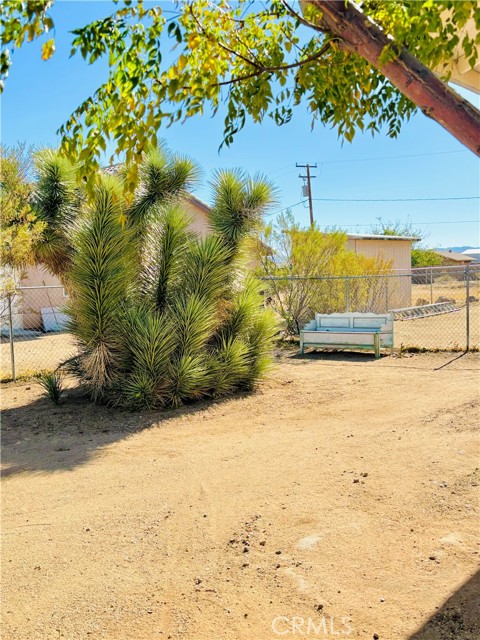 Detail Gallery Image 2 of 19 For 58207 Campanula St, Yucca Valley,  CA 92284 - 3 Beds | 1/1 Baths