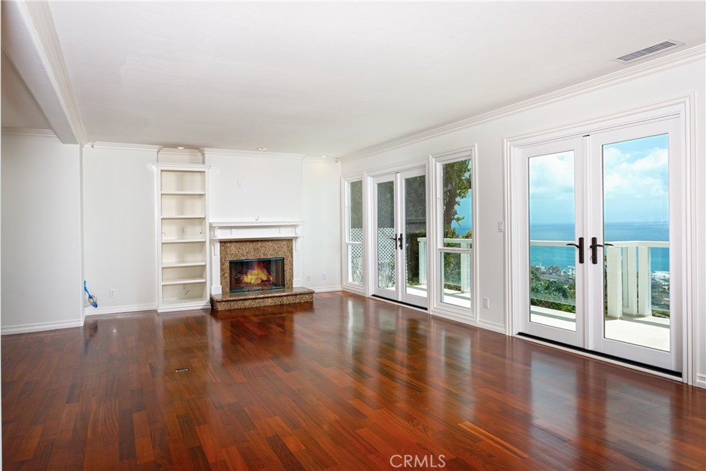 575 Nyes Place