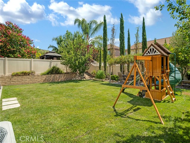Detail Gallery Image 25 of 38 For 27027 Mountain Willow Ln, Canyon Country,  CA 91387 - 3 Beds | 2/1 Baths