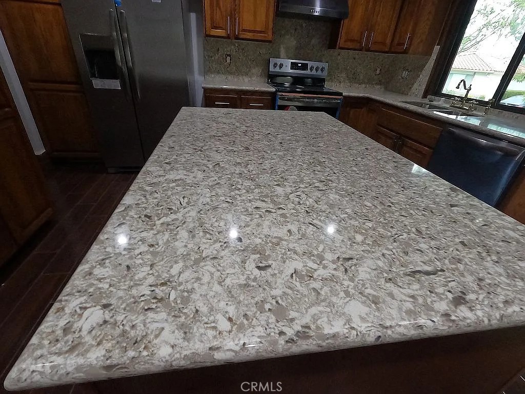 https://media.crmls.org/medias/8ed98769-28ea-4fa9-b247-0f39196aa2e1.jpg?preset=X-Large