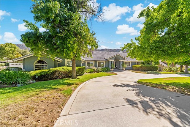 37321 Ironwood Drive, Yucaipa CA: https://media.crmls.org/medias/8eda4e78-dfb1-4a70-b3c6-a453966a14c1.jpg