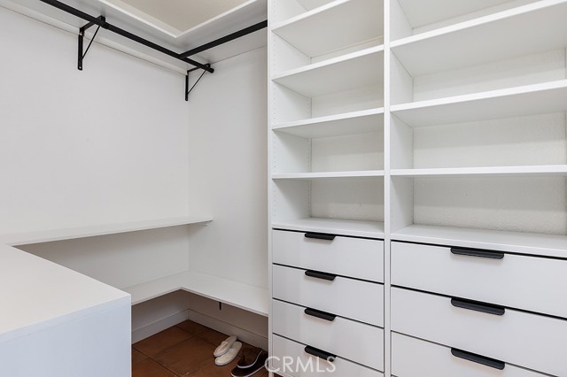 1215 N Avenue 56, Los Angeles CA: https://media.crmls.org/medias/8eda8a0d-a27e-4b27-b9a9-4f4baedb9af3.jpg