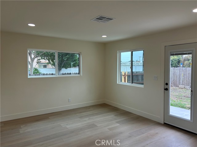 1102 Maxfield Street, Torrance CA: https://media.crmls.org/medias/8edb09ac-4061-43b9-985a-84760bf73216.jpg