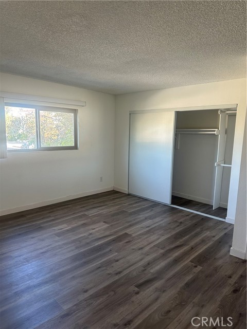 Detail Gallery Image 8 of 16 For 7055 Etiwanda Ave #208,  Reseda,  CA 91335 - 1 Beds | 1 Baths