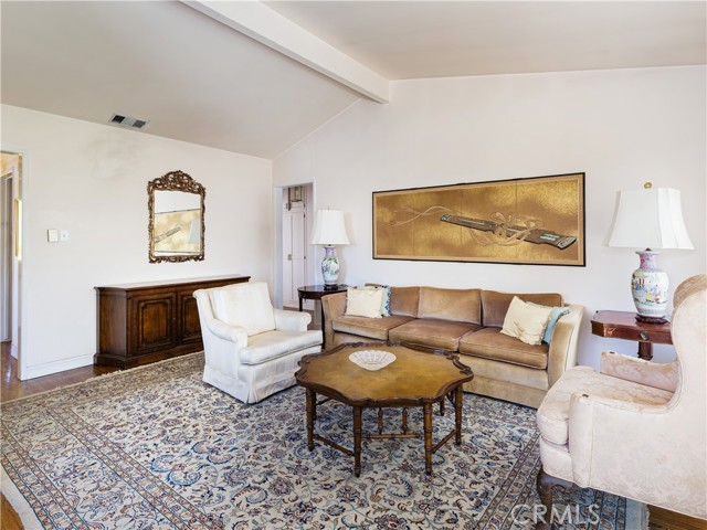 5202 Scott Street, Torrance CA: https://media.crmls.org/medias/8edb41e5-91ae-4e84-bc71-96c1edc6cac6.jpg