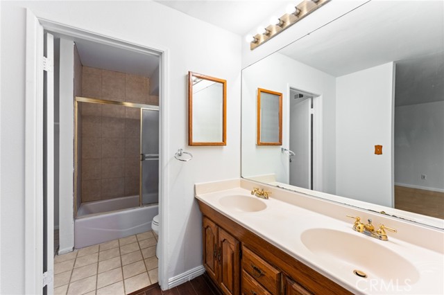 16424 Holmes Place, Cerritos CA: https://media.crmls.org/medias/8edb5549-b42a-4103-928d-9d61899c4b9e.jpg