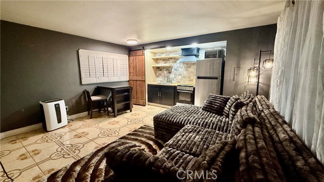 Detail Gallery Image 3 of 26 For 7904 Laurel Canyon #12,  North Hollywood,  CA 91605 - 1 Beds | 1 Baths