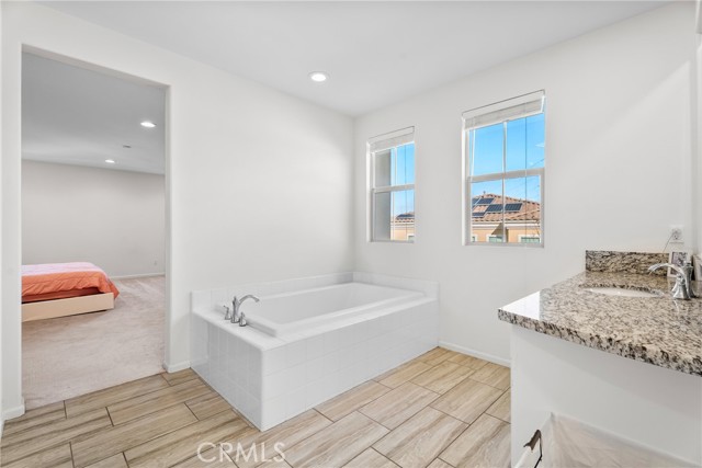 Detail Gallery Image 19 of 39 For 27606 Skylark Ln, Saugus,  CA 91350 - 5 Beds | 5/1 Baths