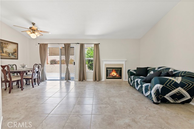 Detail Gallery Image 4 of 30 For 740 Augusta St, Hemet,  CA 92545 - 2 Beds | 2 Baths