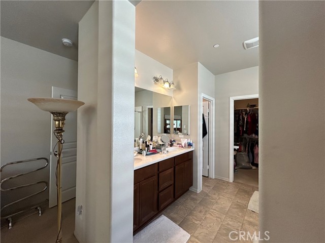 Detail Gallery Image 13 of 42 For 30099 Whembly Cir, Menifee,  CA 92584 - 5 Beds | 3 Baths