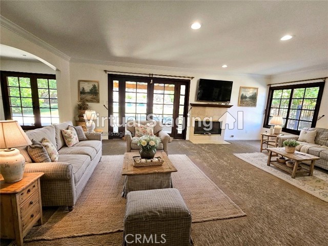 19613 Hiawatha Street, Chatsworth CA: https://media.crmls.org/medias/8ede0640-5ae2-4f13-90c2-6a46dbc36033.jpg