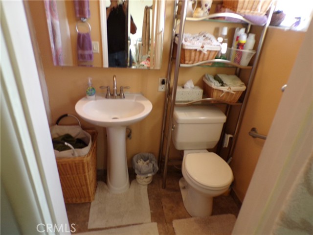 Detail Gallery Image 14 of 19 For 6071 Stover Ave, Riverside,  CA 92505 - 3 Beds | 2 Baths