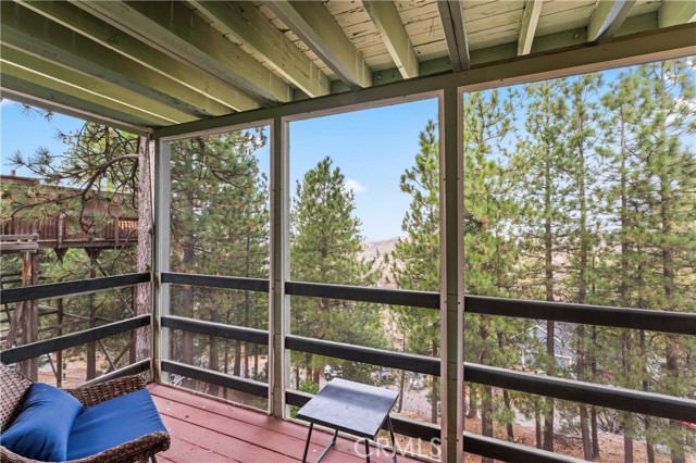 Detail Gallery Image 15 of 39 For 1285 Yukon Dr, Lake Arrowhead,  CA 92352 - 3 Beds | 2/1 Baths