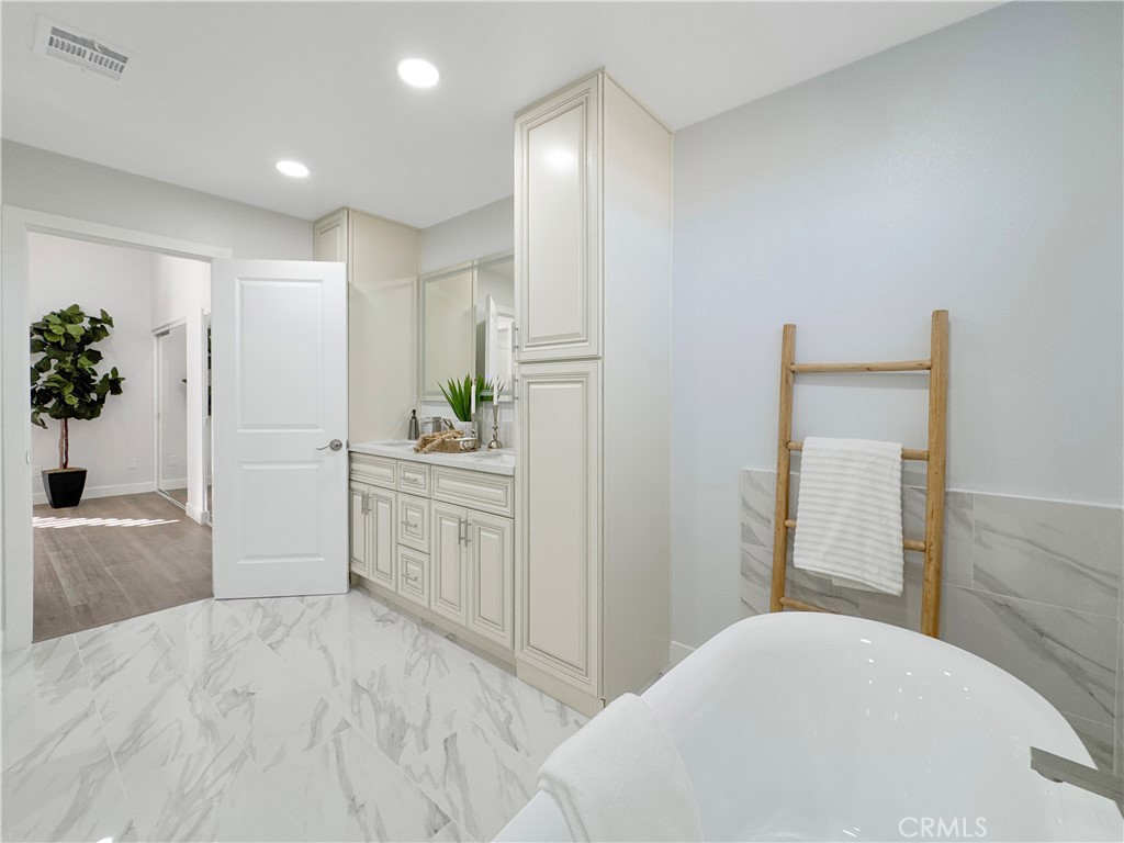 MLS #CV26011396 image #17