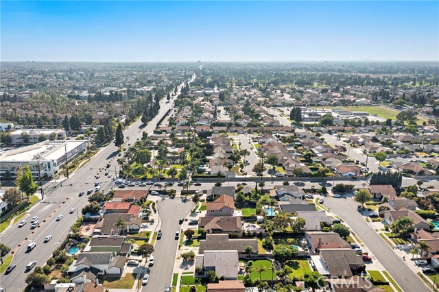 11551 Gladstone Circle, Fountain Valley CA: https://media.crmls.org/medias/8edf7236-0069-4af9-b6ec-c9dccfb6cc06.jpg