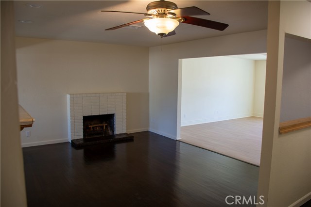 Detail Gallery Image 3 of 24 For 1913 N Waukena Way, Hanford,  CA 93230 - 3 Beds | 2 Baths