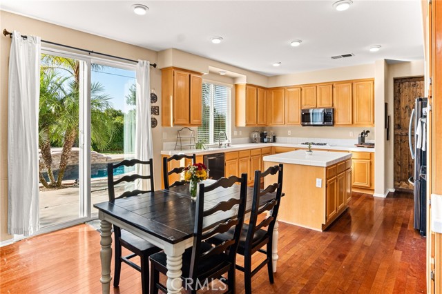 8800 Camino Limon Road, Corona CA: https://media.crmls.org/medias/8edf89b1-c98b-46e5-aae1-ea9a4e12359e.jpg