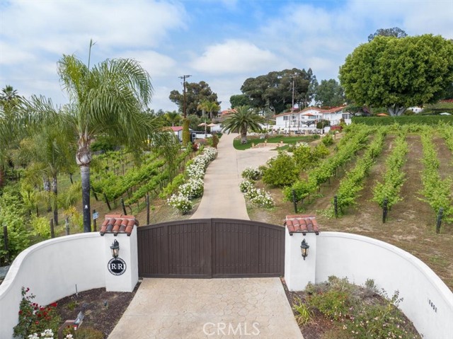 Detail Gallery Image 1 of 1 For 1651 Scooter Ln, Fallbrook,  CA 92028 - 4 Beds | 3 Baths