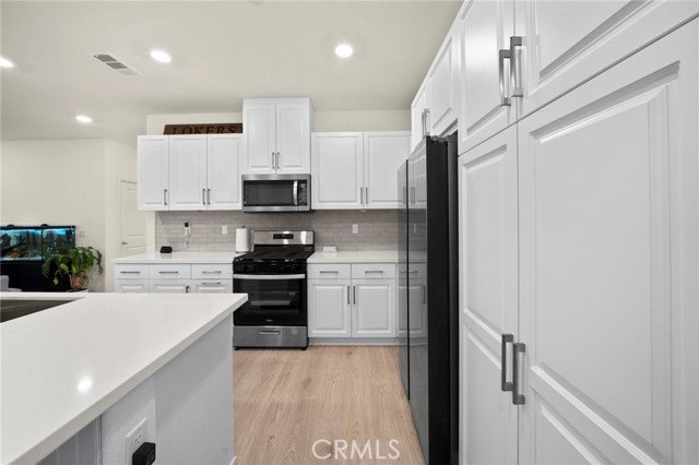 4079 Summer Way, Corona CA: https://media.crmls.org/medias/8edffd34-c78c-4e8e-bf78-0663fff1c071.jpg
